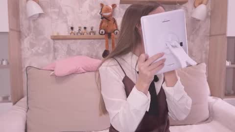 Snapshot of fluffy_hat chatting on February 8, 5:05 pm Fluffy and Krut online show from February 8, 5:05 pm