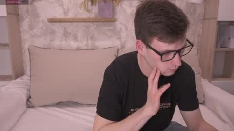 Fluffy and Krut online show from April 3, 5:00 pm