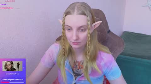 Snapshot of fluffy_muffin3 chatting on March 12, 8:20 am Agatha online show from March 12, 8:20 am