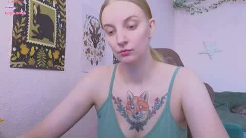 Snapshot of fluffy_muffin3 chatting on March 28, 9:42 am Agatha online show from March 28, 9:42 am