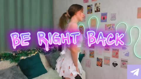 Polly online show from February 2, 1:02 am