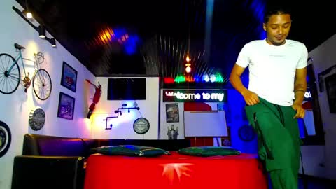 flyckers online show from May 12, 2:36 pm