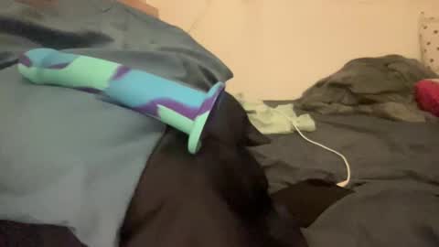 Snapshot of flynn838 chatting on April 1, 9:21 am flyn online show from April 1, 9:21 am