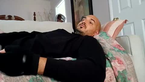 Snapshot of fn389 chatting on December 27, 10:26 pm Frank online show from December 27, 10:26 pm