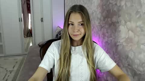 Snapshot of fofhcf chatting on October 18, 3:35 pm Molli Ready for any play with you. Hottest show in pvt Help a student earn big tokens online show from October 18, 3:35 pm