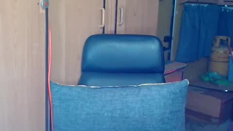 independent model online show from September 29, 5:07 pm