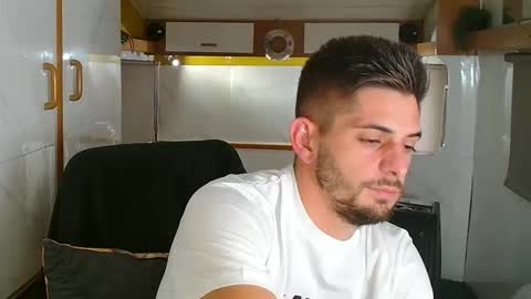 independent model online show from October 20, 5:13 pm