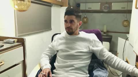 independent model online show from March 20, 6:13 pm