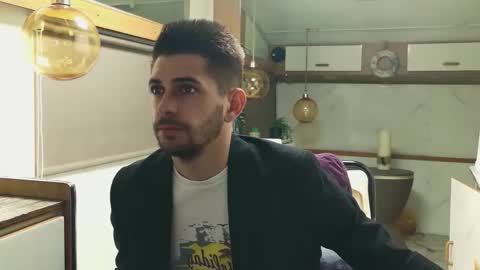 independent model online show from March 22, 5:49 pm