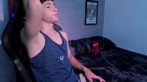 Snapshot of foniland_ chatting on March 5, 6:59 pm Foni online show from March 5, 6:59 pm