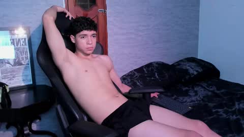 Snapshot of foniland_ chatting on March 14, 12:28 am Foni online show from March 14, 12:28 am