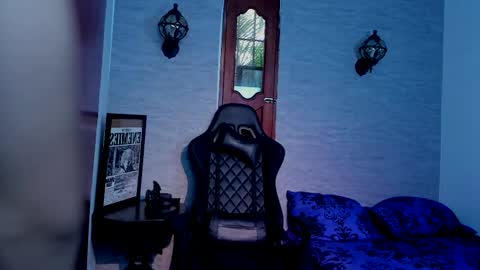 Snapshot of foniland_ chatting on April 1, 8:17 pm Foni online show from April 1, 8:17 pm