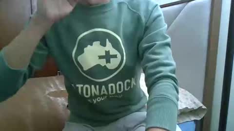 Snapshot of fonzi_flores chatting on January 17, 5:01 am fonzi_flores online show from January 17, 5:01 am