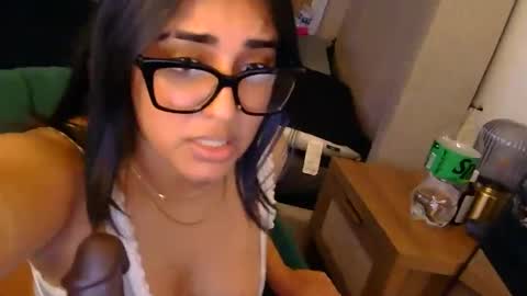 Snapshot of foreignmaya chatting on May 30, 2:52 am foreignmaya online show from May 30, 2:52 am
