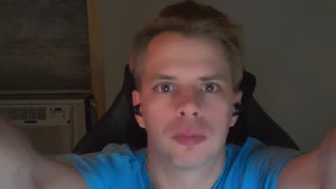 forever_broken online show from December 15, 6:06 am