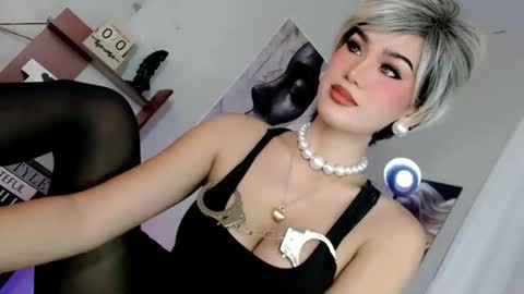 KHATRINA STACIE MARIE online show from February 13, 4:52 am