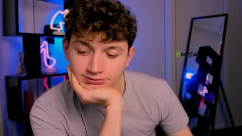 fose di online show from February 8, 6:39 am