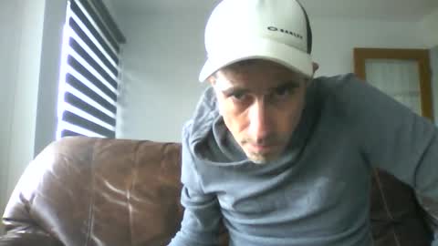 fouraide42 online show from November 17, 6:35 pm