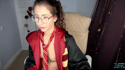 Snapshot of fox_gabriella chatting on January 13, 9:09 pm Jasmine Im back online show from January 13, 9:09 pm