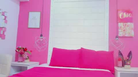 Snapshot of fox_kendal30 chatting on April 1, 3:18 am curvy girl online show from April 1, 3:18 am