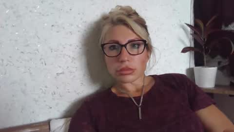 fox_red_lady7 online show from September 23, 9:23 am