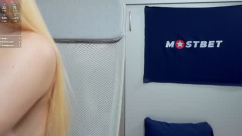Snapshot of foxeslovefoxes chatting on December 24, 3:58 pm CUSTOM PHOTOS AND VIDEOS - online show from December 24, 3:58 pm