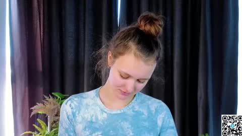 Snapshot of foxfever chatting on November 3, 6:58 am Lily online show from November 3, 6:58 am