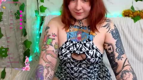 Snapshot of foxgirlandmerguis chatting on February 6, 2:53 pm Belinda online show from February 6, 2:53 pm