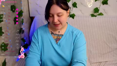 Snapshot of foxgirlandmerguis chatting on March 11, 6:19 am Belinda online show from March 11, 6:19 am