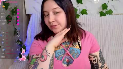 Snapshot of foxgirlandmerguis chatting on March 12, 7:03 am Belinda online show from March 12, 7:03 am