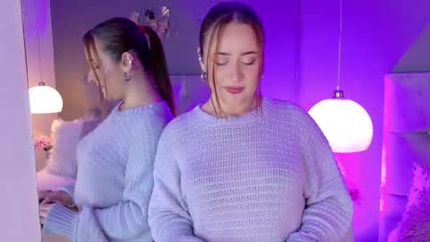 Foxie  online show from February 19, 2:13 pm