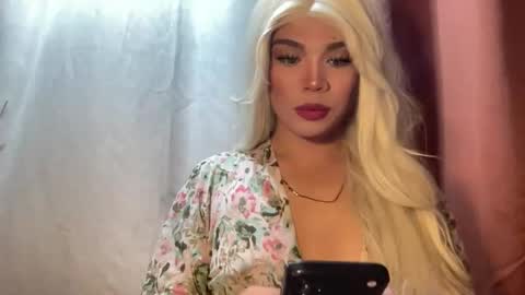 Snapshot of foxli_xx chatting on March 13, 1:29 pm KITTY online show from March 13, 1:29 pm