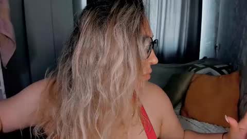 Kris online show from October 25, 4:31 am