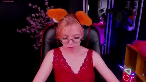Snapshot of foxxxypolly chatting on July 4, 5:13 am Polly online show from July 4, 5:13 am