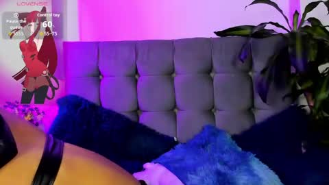 Snapshot of foxxy_angel chatting on May 12, 8:55 am Santi online show from May 12, 8:55 am