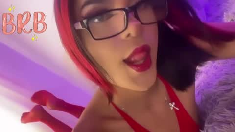 Snapshot of foxxy_angel chatting on May 15, 10:28 pm Santi online show from May 15, 10:28 pm