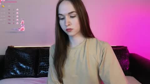 Snapshot of foxxy_girl_ chatting on October 15, 5:51 am andice online show from October 15, 5:51 am