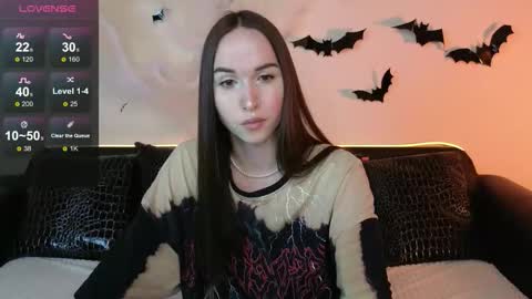Snapshot of foxxy_girl_ chatting on October 29, 7:21 am andice online show from October 29, 7:21 am