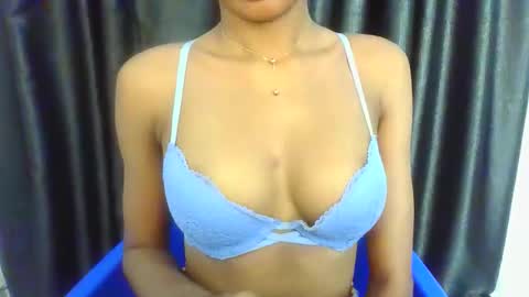 foxy_candy01 online show from November 19, 7:36 pm