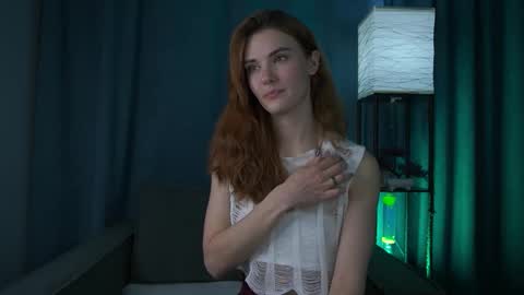 Snapshot of foxy_cute4you chatting on November 19, 7:03 pm Eva online show from November 19, 7:03 pm