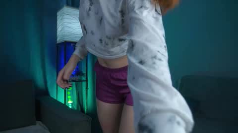 Snapshot of foxy_cute4you chatting on November 20, 7:13 pm Eva online show from November 20, 7:13 pm