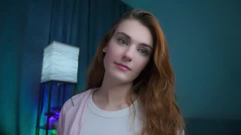 Snapshot of foxy_cute4you chatting on December 13, 7:53 pm Eva online show from December 13, 7:53 pm