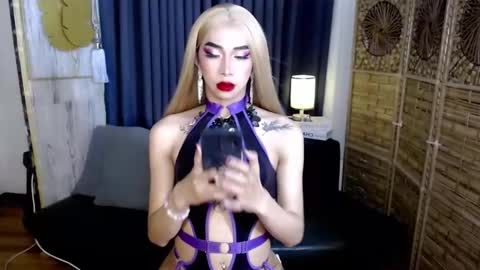 foxy_goddess online show from February 1, 5:00 pm