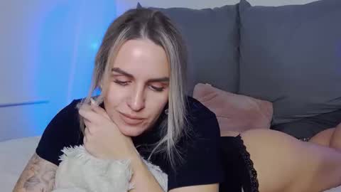 Foxy Kimmi online show from November 26, 7:09 am