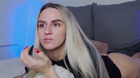 Foxy Kimmi online show from December 21, 6:31 am