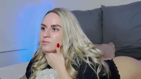 Foxy Kimmi online show from January 7, 6:38 am