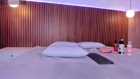 foxy_kylie online show from March 10, 8:14 pm