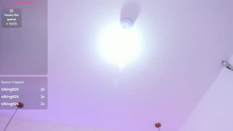 foxy_kylie online show from April 2, 12:36 pm