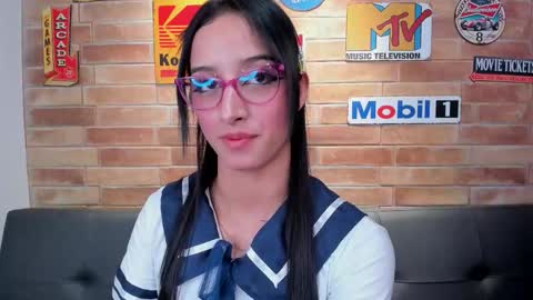 Loren online show from November 11, 6:19 pm