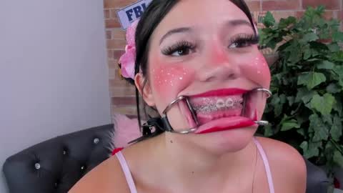 Loren online show from May 11, 3:07 pm